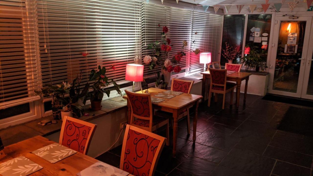 Ivybridge Guesthouse Фишгард Екстериор снимка