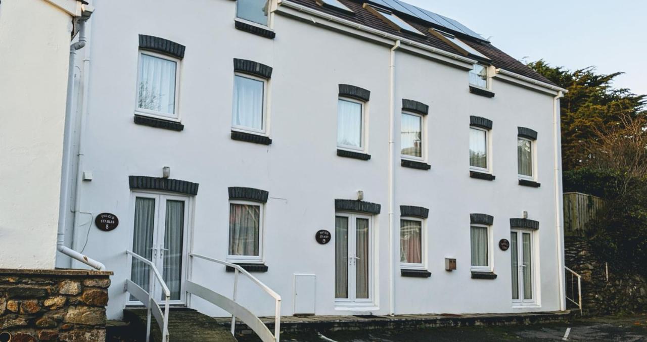 Ivybridge Guesthouse Фишгард Екстериор снимка