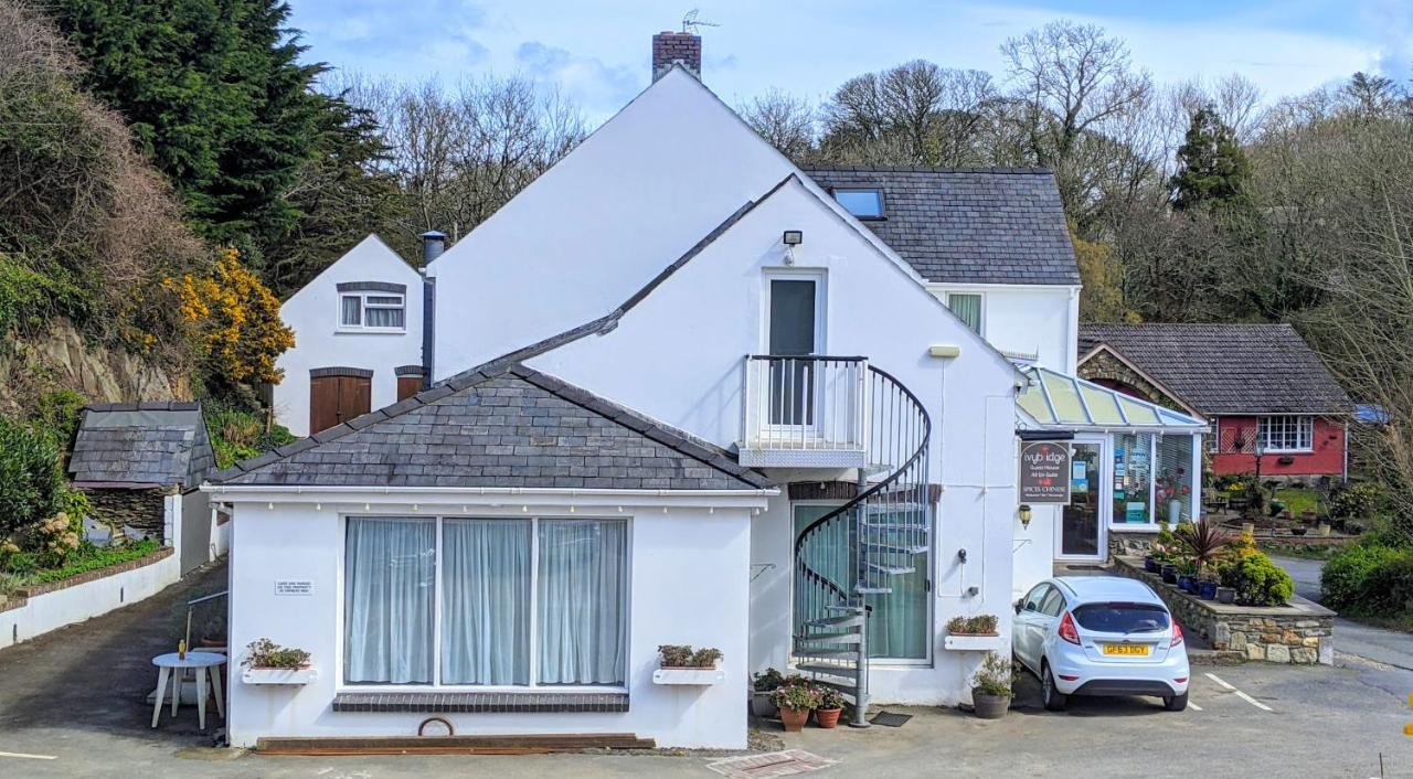 Ivybridge Guesthouse Фишгард Екстериор снимка