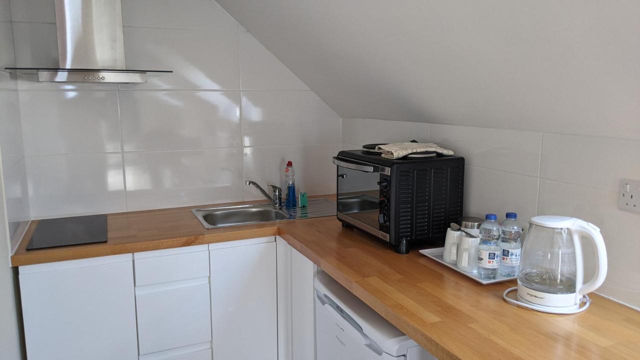 Ivybridge Guesthouse Фишгард Екстериор снимка