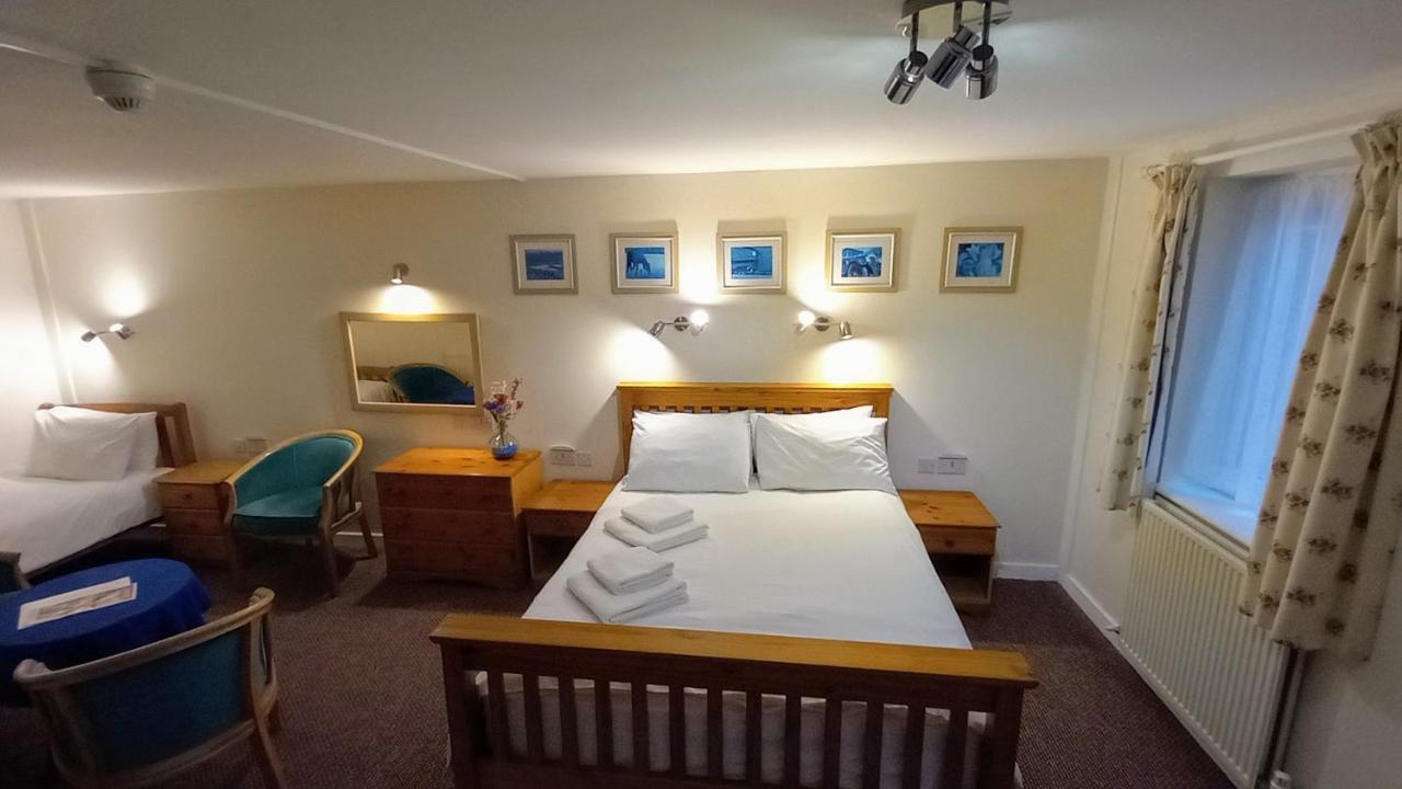 Ivybridge Guesthouse Фишгард Екстериор снимка