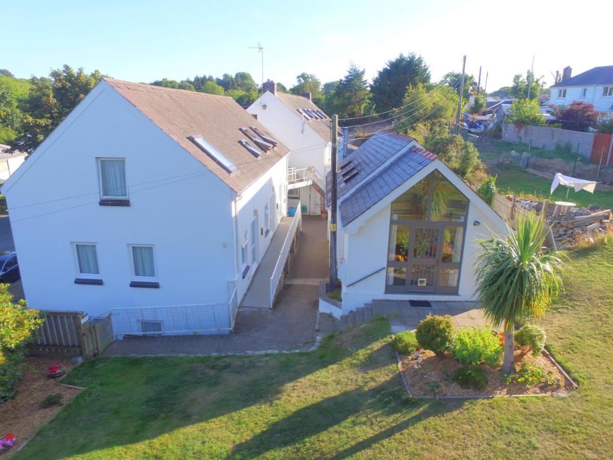 Ivybridge Guesthouse Фишгард Екстериор снимка