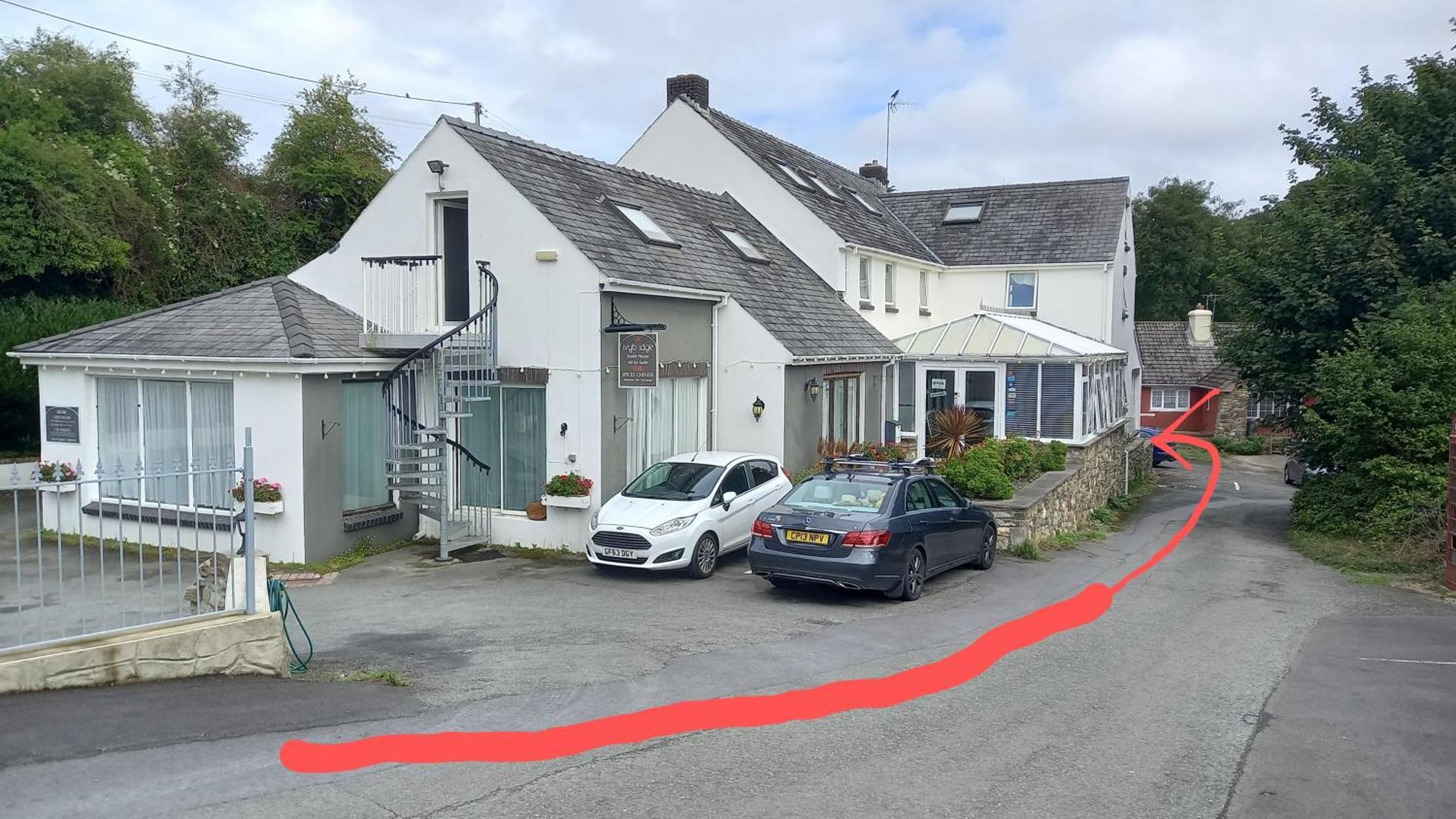 Ivybridge Guesthouse Фишгард Екстериор снимка