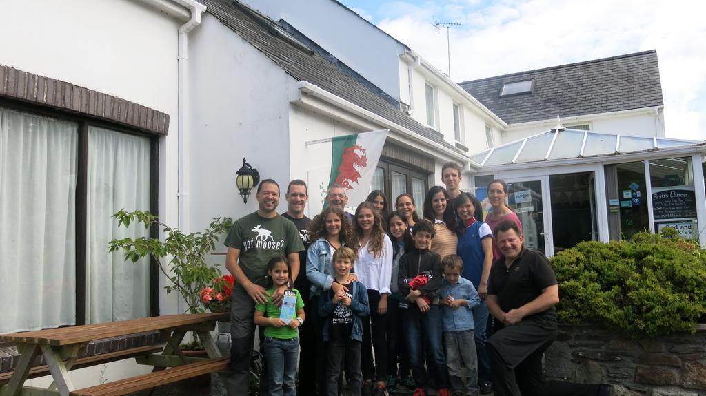 Ivybridge Guesthouse Фишгард Екстериор снимка